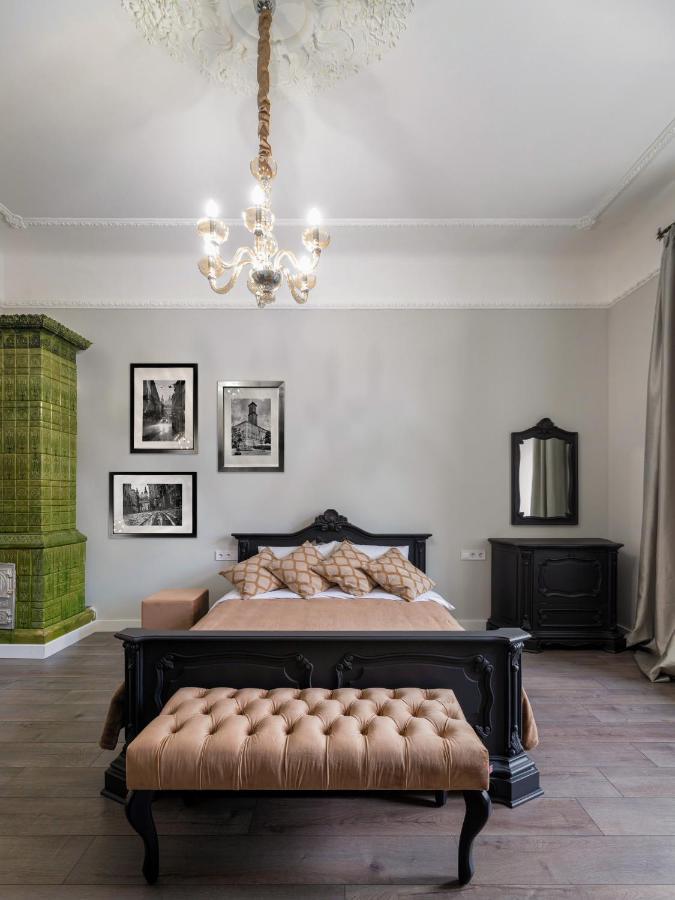 3 Room Apartments , Rohatyntsyv Street ลวีฟ ภายนอก รูปภาพ